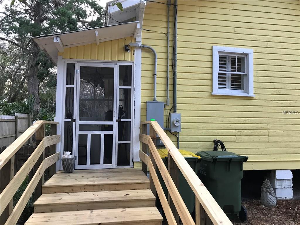 104 OKLAHOMA AVENUE, LEESBURG, Florida 34748, 2 Bedrooms Bedrooms, 6 Rooms Rooms,1 BathroomBathrooms,Residential,For sale,OKLAHOMA,C7248681