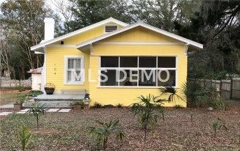 104 OKLAHOMA AVENUE, LEESBURG, Florida 34748, 2 Bedrooms Bedrooms, 6 Rooms Rooms,1 BathroomBathrooms,Residential,For sale,OKLAHOMA,C7248681