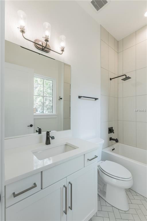 201 ORANGE PLACE, MAITLAND, Florida 32751, 3 Bedrooms Bedrooms, 7 Rooms Rooms,3 BathroomsBathrooms,Residential,For sale,ORANGE,O5560829