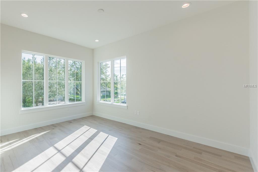 201 ORANGE PLACE, MAITLAND, Florida 32751, 3 Bedrooms Bedrooms, 7 Rooms Rooms,3 BathroomsBathrooms,Residential,For sale,ORANGE,O5560829