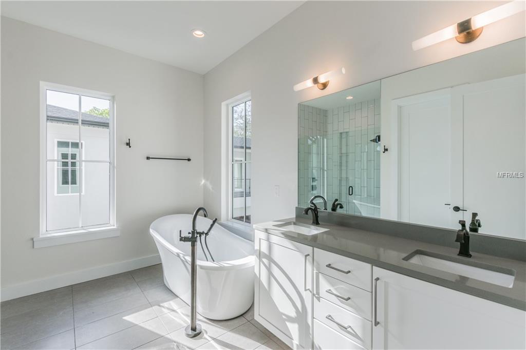 201 ORANGE PLACE, MAITLAND, Florida 32751, 3 Bedrooms Bedrooms, 7 Rooms Rooms,3 BathroomsBathrooms,Residential,For sale,ORANGE,O5560829