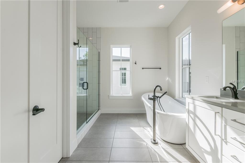 201 ORANGE PLACE, MAITLAND, Florida 32751, 3 Bedrooms Bedrooms, 7 Rooms Rooms,3 BathroomsBathrooms,Residential,For sale,ORANGE,O5560829