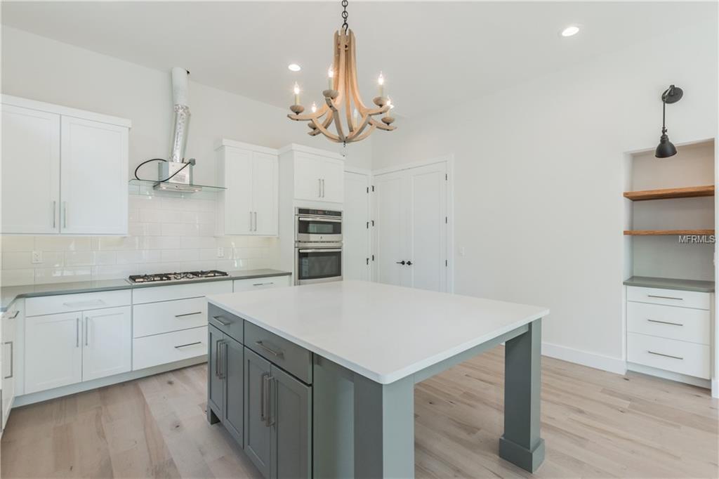 201 ORANGE PLACE, MAITLAND, Florida 32751, 3 Bedrooms Bedrooms, 7 Rooms Rooms,3 BathroomsBathrooms,Residential,For sale,ORANGE,O5560829