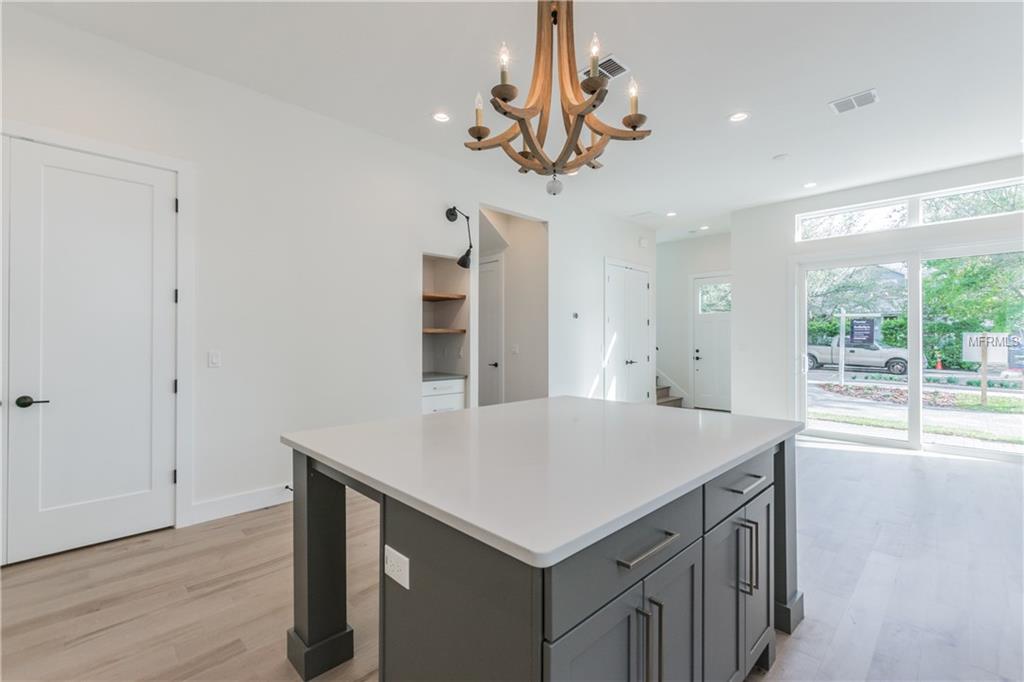 201 ORANGE PLACE, MAITLAND, Florida 32751, 3 Bedrooms Bedrooms, 7 Rooms Rooms,3 BathroomsBathrooms,Residential,For sale,ORANGE,O5560829