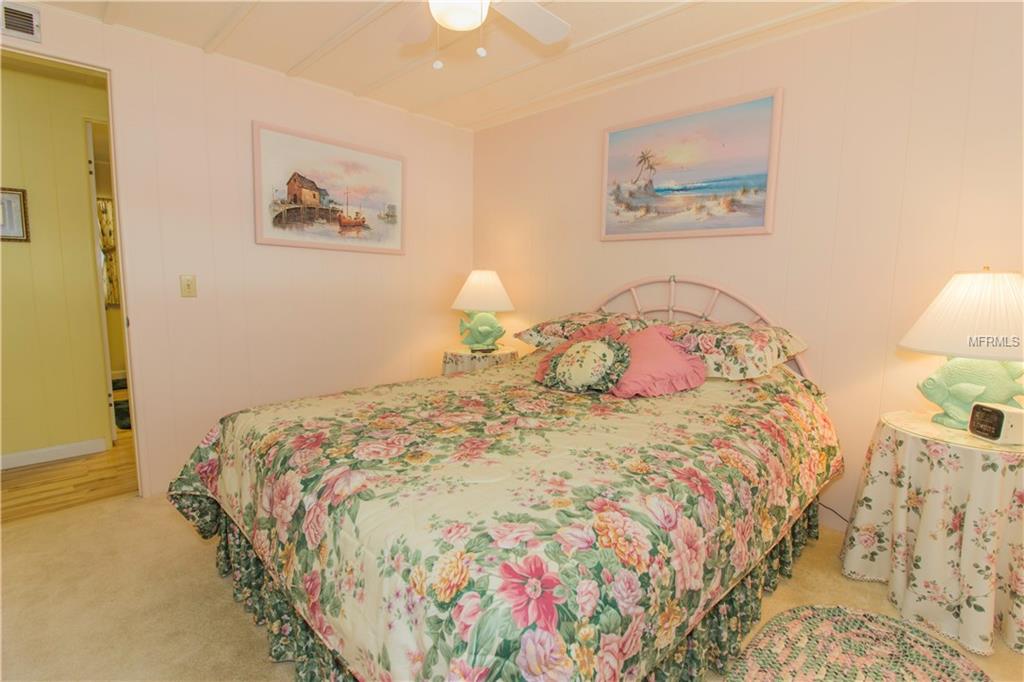 9 HACIENDA DRIVE, ENGLEWOOD, Florida 34223, 2 Bedrooms Bedrooms, 6 Rooms Rooms,2 BathroomsBathrooms,Residential,For sale,HACIENDA,N5916380