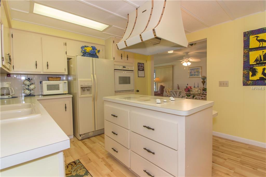 9 HACIENDA DRIVE, ENGLEWOOD, Florida 34223, 2 Bedrooms Bedrooms, 6 Rooms Rooms,2 BathroomsBathrooms,Residential,For sale,HACIENDA,N5916380