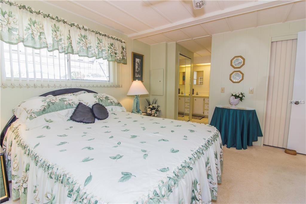 9 HACIENDA DRIVE, ENGLEWOOD, Florida 34223, 2 Bedrooms Bedrooms, 6 Rooms Rooms,2 BathroomsBathrooms,Residential,For sale,HACIENDA,N5916380