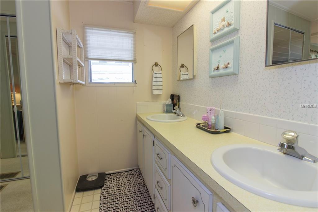 9 HACIENDA DRIVE, ENGLEWOOD, Florida 34223, 2 Bedrooms Bedrooms, 6 Rooms Rooms,2 BathroomsBathrooms,Residential,For sale,HACIENDA,N5916380