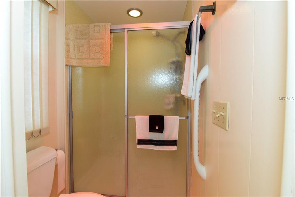 9 HACIENDA DRIVE, ENGLEWOOD, Florida 34223, 2 Bedrooms Bedrooms, 6 Rooms Rooms,2 BathroomsBathrooms,Residential,For sale,HACIENDA,N5916380