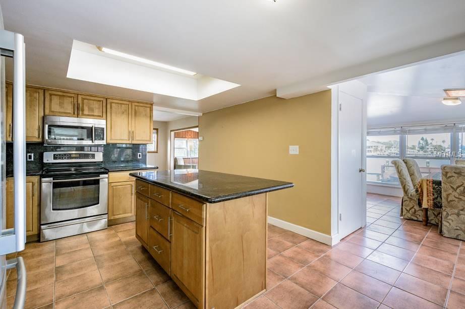 14075 N BAYSHORE DRIVE, MADEIRA BEACH, Florida 33708, 3 Bedrooms Bedrooms, 8 Rooms Rooms,3 BathroomsBathrooms,Residential,For sale,BAYSHORE,U7847520