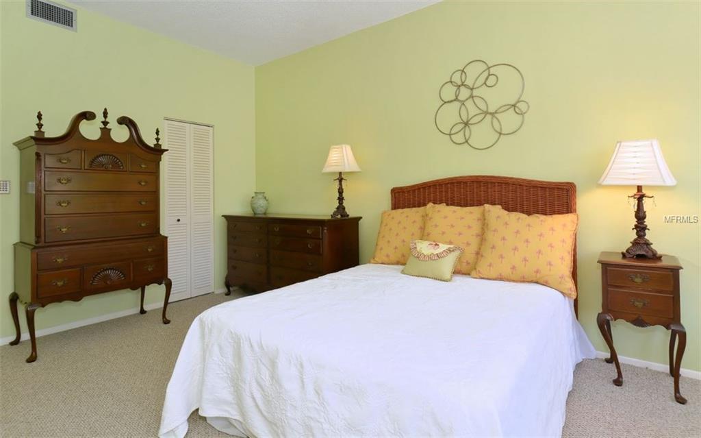 1916 HARBOURSIDE DRIVE, LONGBOAT KEY, Florida 34228, 2 Bedrooms Bedrooms, 6 Rooms Rooms,2 BathroomsBathrooms,Residential,For sale,HARBOURSIDE,A4186989