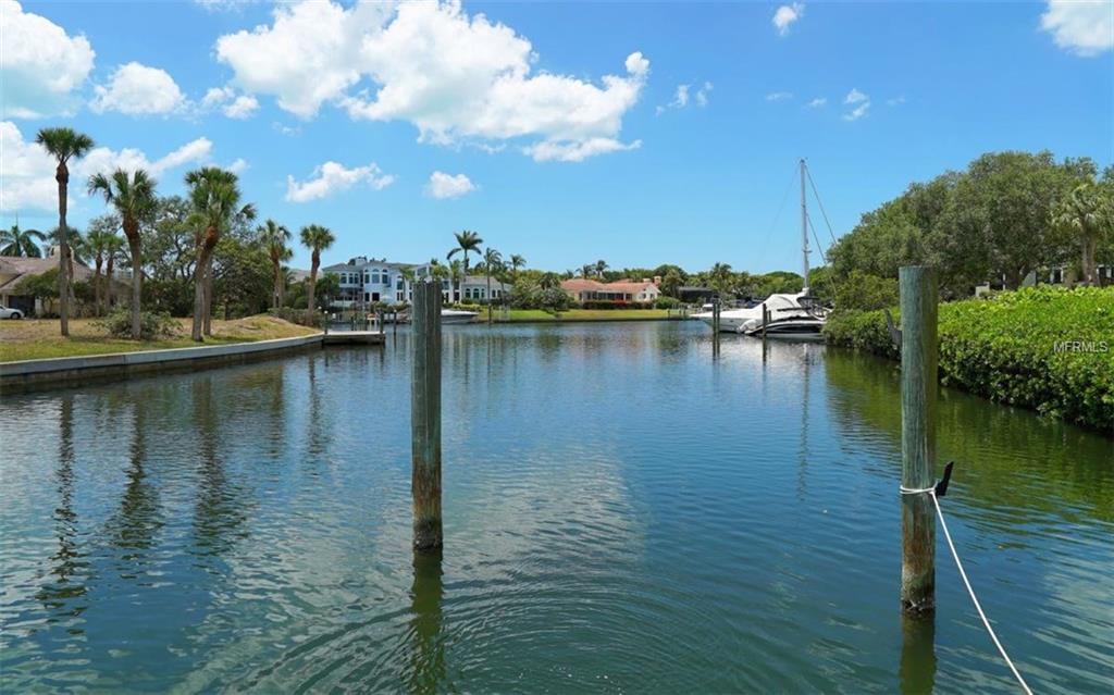 1916 HARBOURSIDE DRIVE, LONGBOAT KEY, Florida 34228, 2 Bedrooms Bedrooms, 6 Rooms Rooms,2 BathroomsBathrooms,Residential,For sale,HARBOURSIDE,A4186989