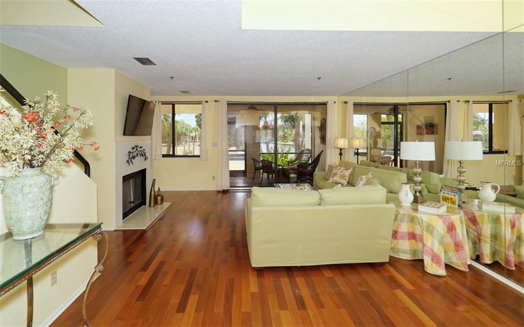 1916 HARBOURSIDE DRIVE, LONGBOAT KEY, Florida 34228, 2 Bedrooms Bedrooms, 6 Rooms Rooms,2 BathroomsBathrooms,Residential,For sale,HARBOURSIDE,A4186989