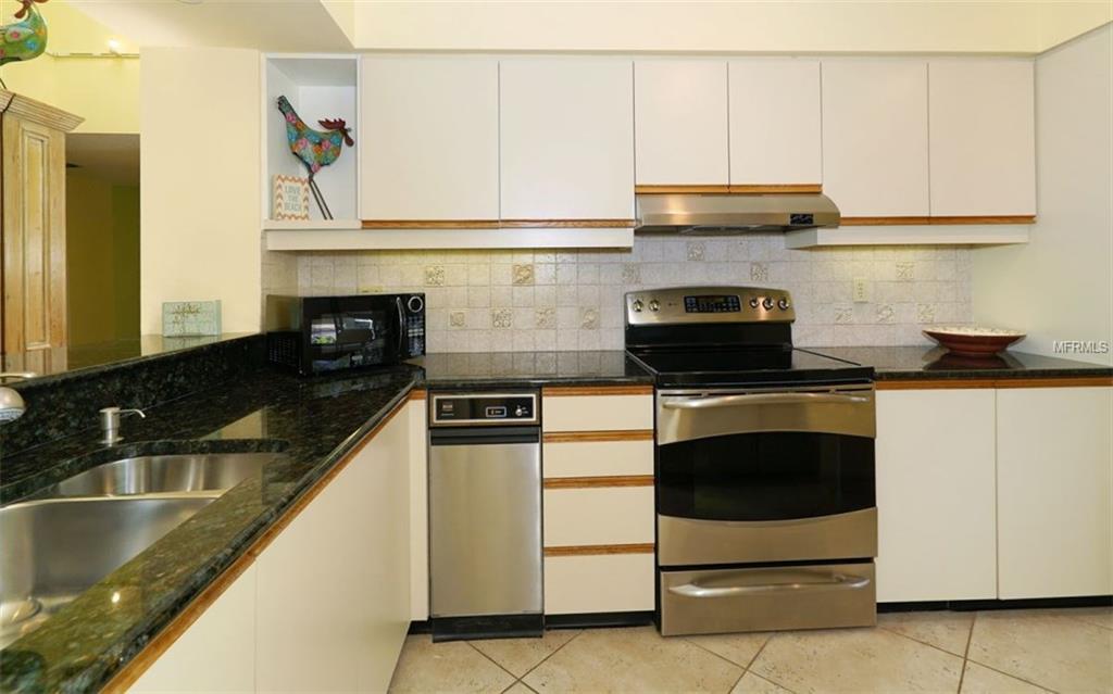 1916 HARBOURSIDE DRIVE, LONGBOAT KEY, Florida 34228, 2 Bedrooms Bedrooms, 6 Rooms Rooms,2 BathroomsBathrooms,Residential,For sale,HARBOURSIDE,A4186989