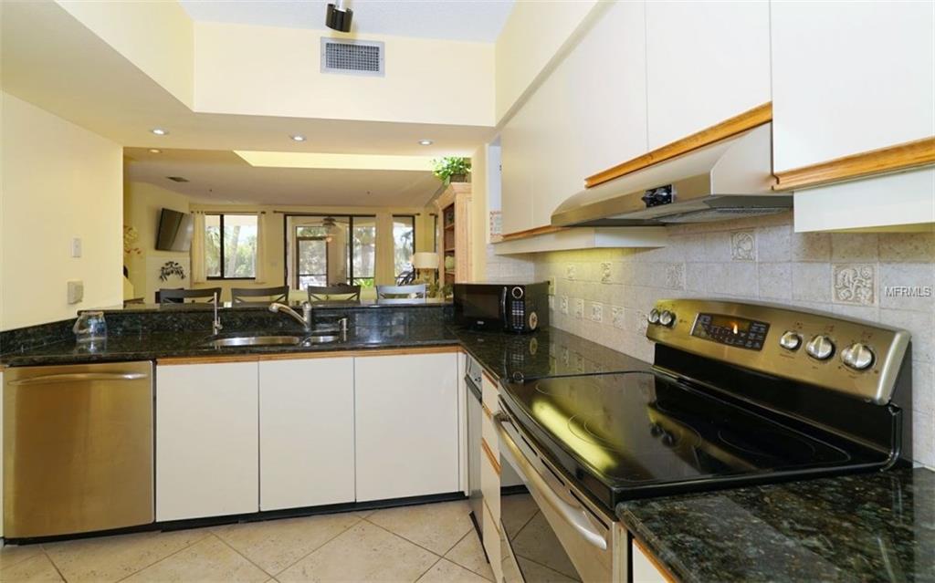 1916 HARBOURSIDE DRIVE, LONGBOAT KEY, Florida 34228, 2 Bedrooms Bedrooms, 6 Rooms Rooms,2 BathroomsBathrooms,Residential,For sale,HARBOURSIDE,A4186989