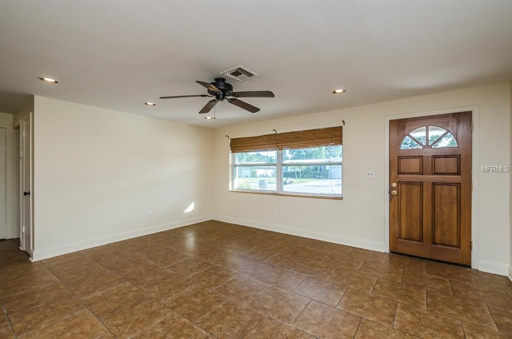 1774 BENTLEY STREET, CLEARWATER, Florida 33755, 2 Bedrooms Bedrooms, 3 Rooms Rooms,2 BathroomsBathrooms,Residential,For sale,BENTLEY,U7838991