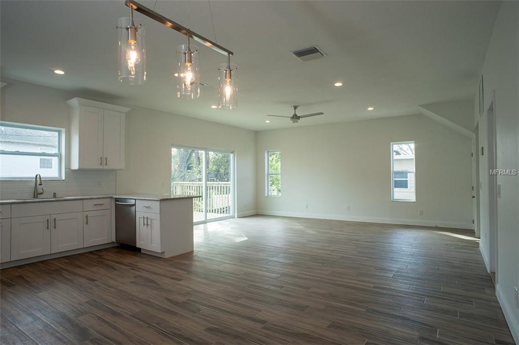 101 N FREDRICA AVENUE, CLEARWATER, Florida 33755, 3 Bedrooms Bedrooms, 8 Rooms Rooms,2 BathroomsBathrooms,Residential,For sale,FREDRICA,U7843887