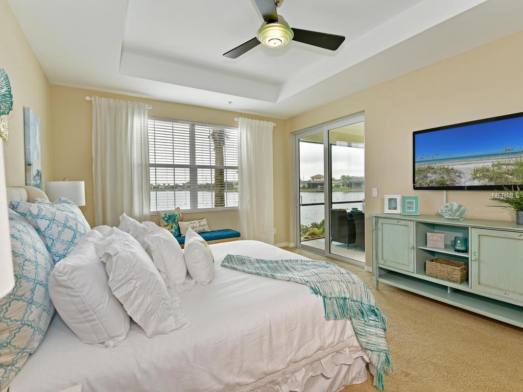 1037 RIVERSCAPE STREET, BRADENTON, Florida 34208, 3 Bedrooms Bedrooms, 7 Rooms Rooms,2 BathroomsBathrooms,Residential,For sale,RIVERSCAPE,A4209392