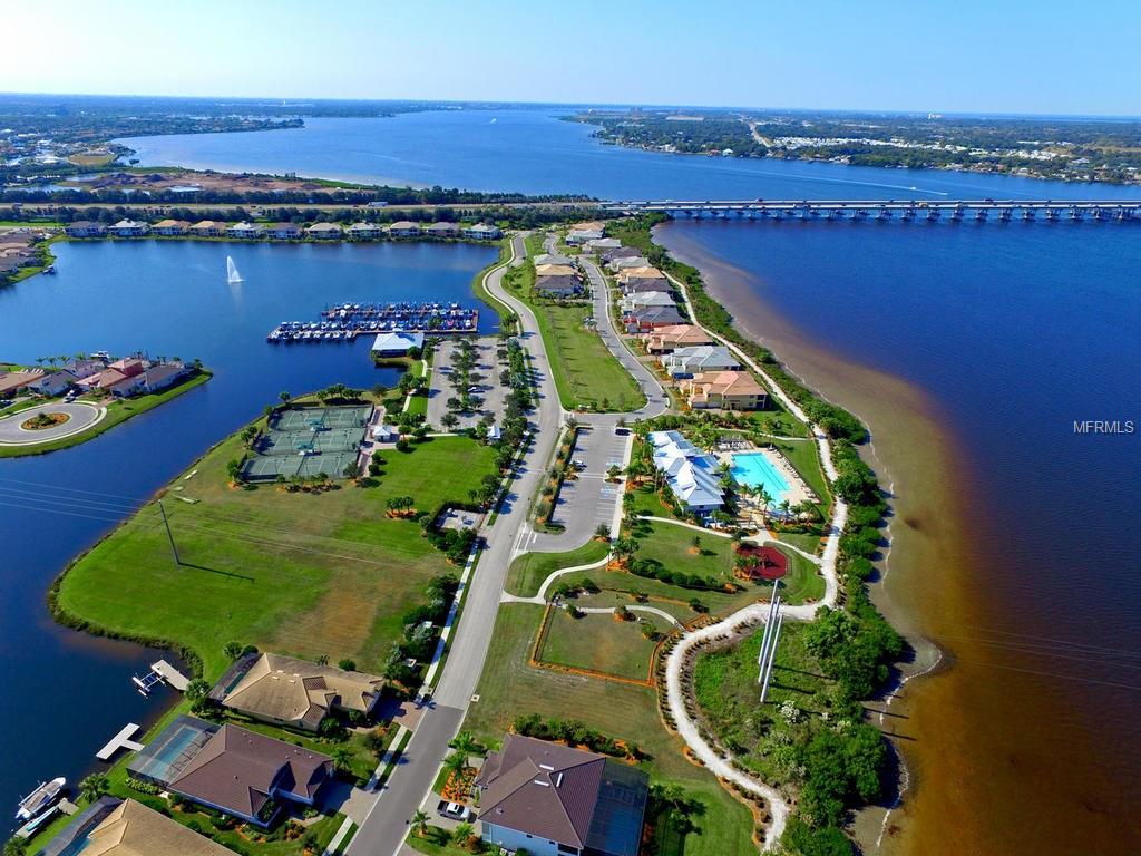 1037 RIVERSCAPE STREET, BRADENTON, Florida 34208, 3 Bedrooms Bedrooms, 7 Rooms Rooms,2 BathroomsBathrooms,Residential,For sale,RIVERSCAPE,A4209392