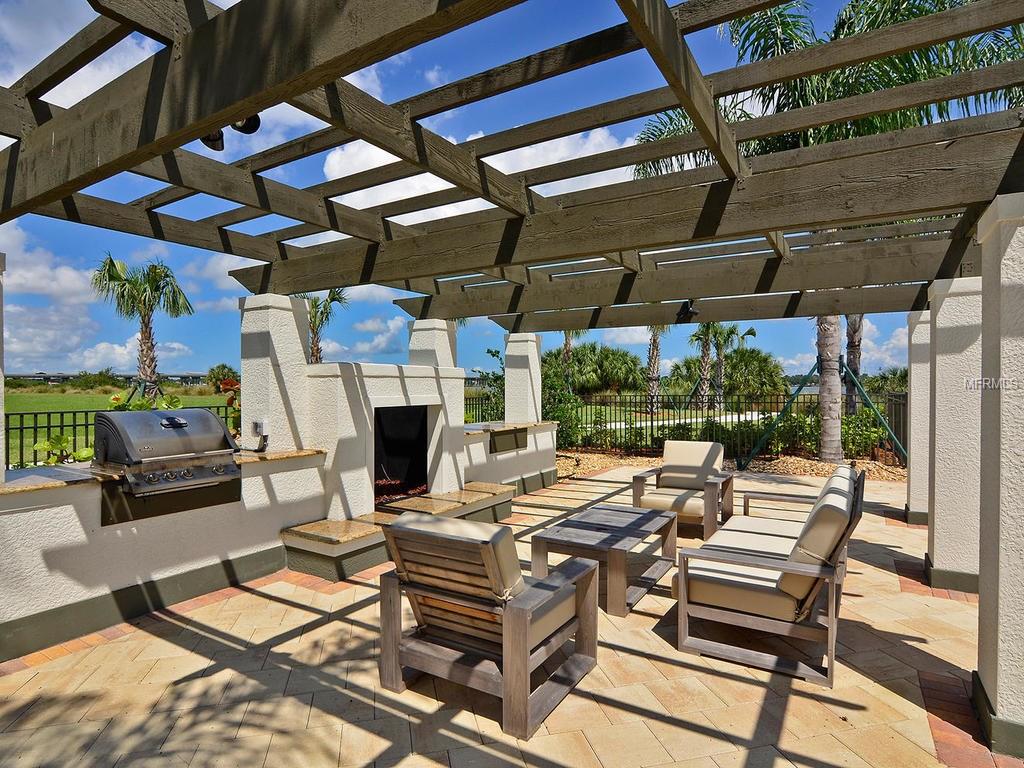 1037 RIVERSCAPE STREET, BRADENTON, Florida 34208, 3 Bedrooms Bedrooms, 7 Rooms Rooms,2 BathroomsBathrooms,Residential,For sale,RIVERSCAPE,A4209392