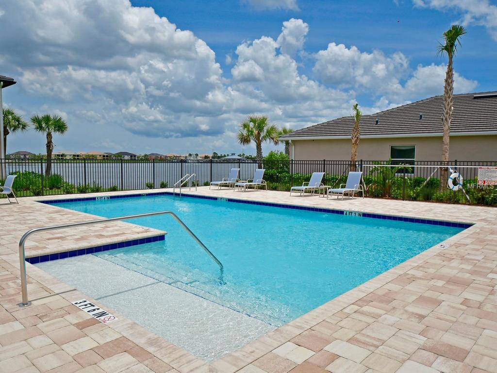 1037 RIVERSCAPE STREET, BRADENTON, Florida 34208, 3 Bedrooms Bedrooms, 7 Rooms Rooms,2 BathroomsBathrooms,Residential,For sale,RIVERSCAPE,A4209392