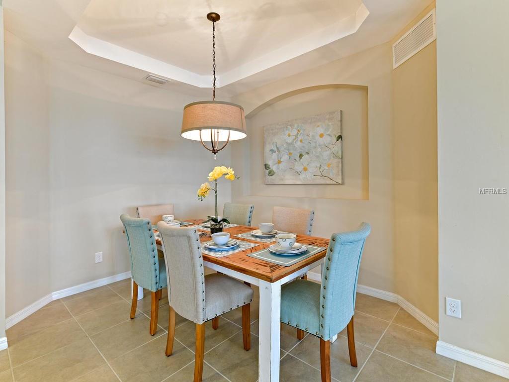 1037 RIVERSCAPE STREET, BRADENTON, Florida 34208, 3 Bedrooms Bedrooms, 7 Rooms Rooms,2 BathroomsBathrooms,Residential,For sale,RIVERSCAPE,A4209392