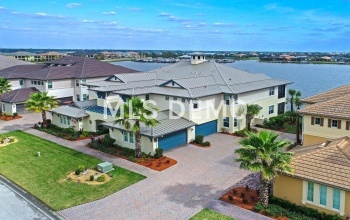 1037 RIVERSCAPE STREET, BRADENTON, Florida 34208, 3 Bedrooms Bedrooms, 7 Rooms Rooms,2 BathroomsBathrooms,Residential,For sale,RIVERSCAPE,A4209392