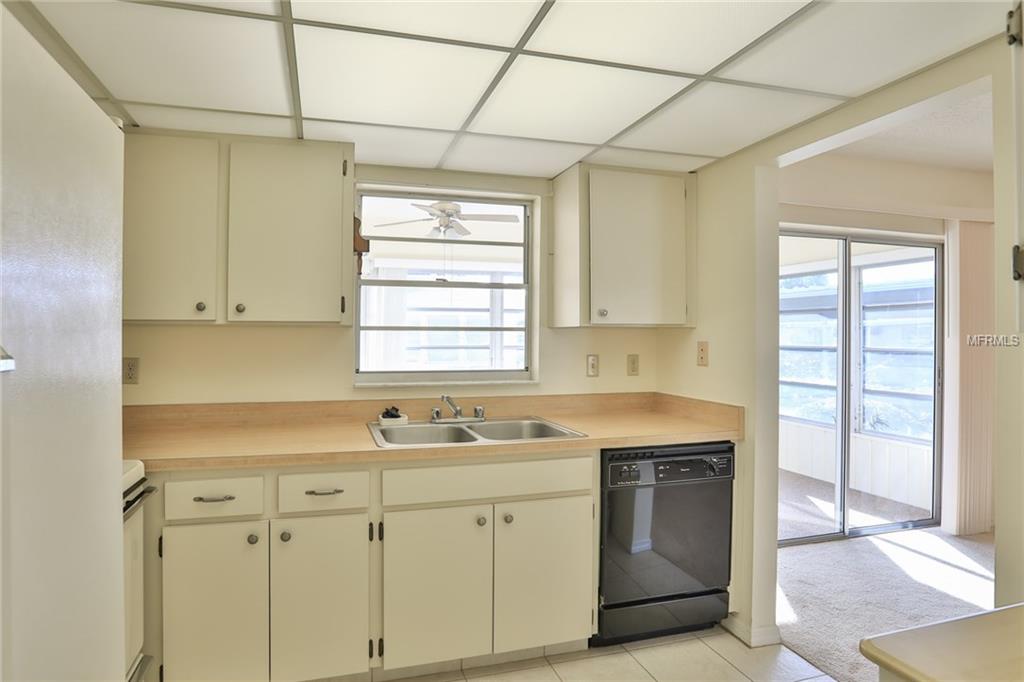 905 HOLFORD COURT, SUN CITY CENTER, Florida 33573, 2 Bedrooms Bedrooms, 3 Rooms Rooms,2 BathroomsBathrooms,Residential,For sale,HOLFORD,T2927993