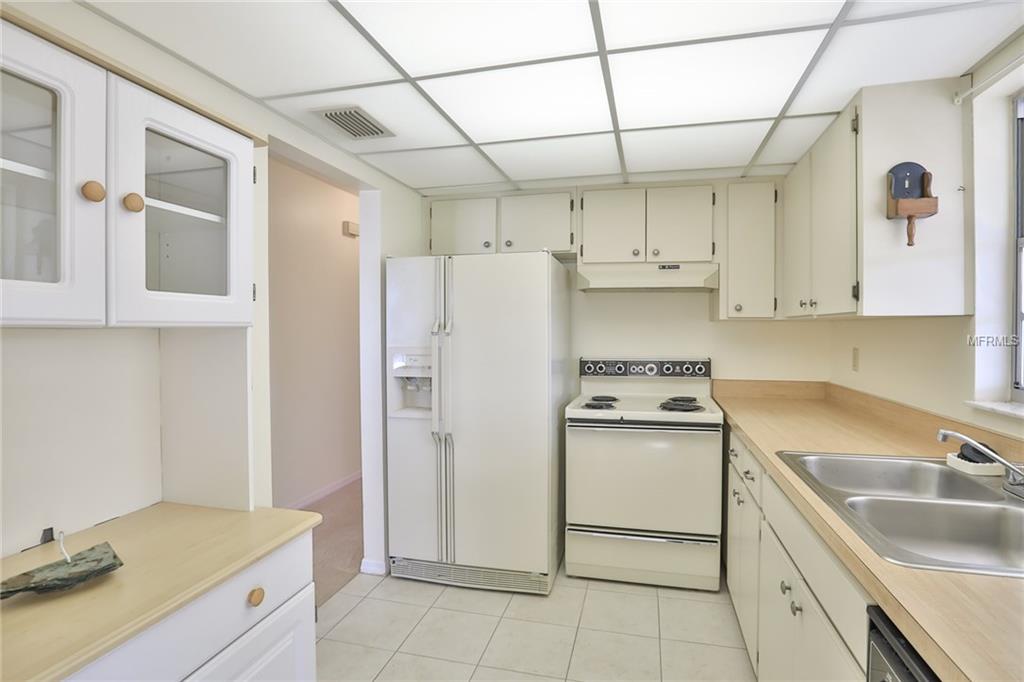 905 HOLFORD COURT, SUN CITY CENTER, Florida 33573, 2 Bedrooms Bedrooms, 3 Rooms Rooms,2 BathroomsBathrooms,Residential,For sale,HOLFORD,T2927993