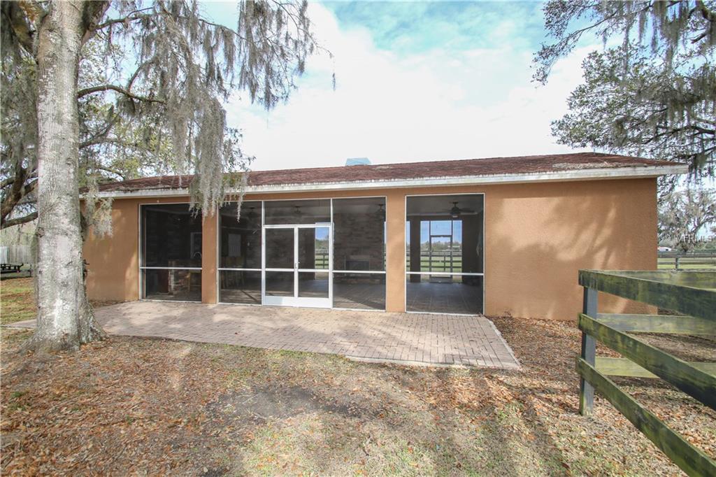 1093 COWART ROAD, PLANT CITY, Florida 33567, 4 Bedrooms Bedrooms, 7 Rooms Rooms,3 BathroomsBathrooms,Residential,For sale,COWART,T2928562