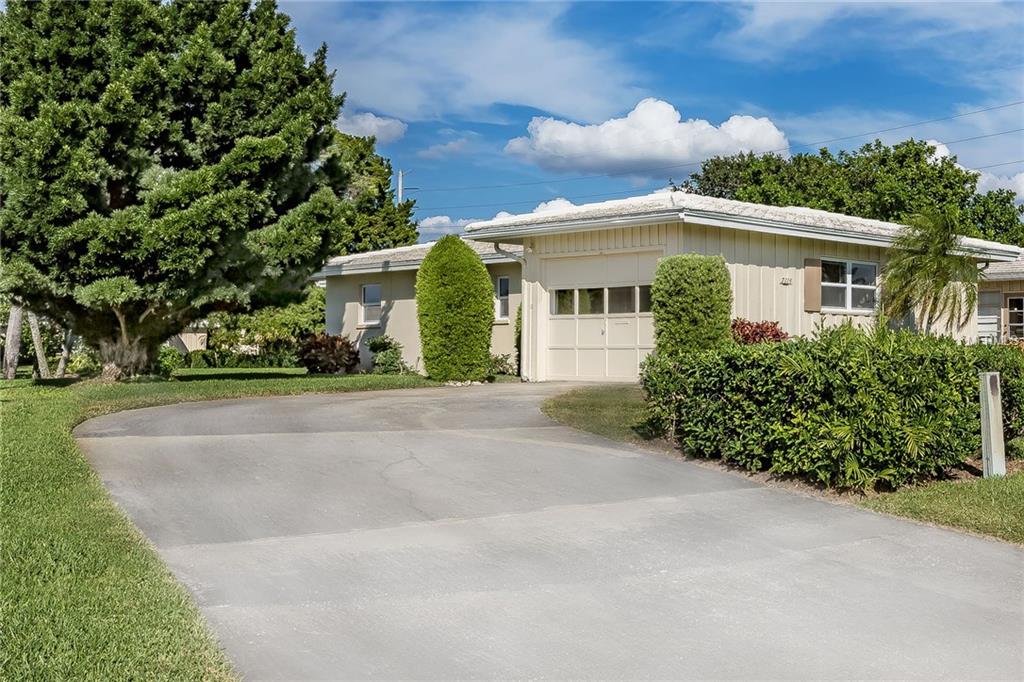 7114 11TH AVENUE W, BRADENTON, Florida 34209, 2 Bedrooms Bedrooms, 6 Rooms Rooms,2 BathroomsBathrooms,Residential,For sale,11TH,A4203192