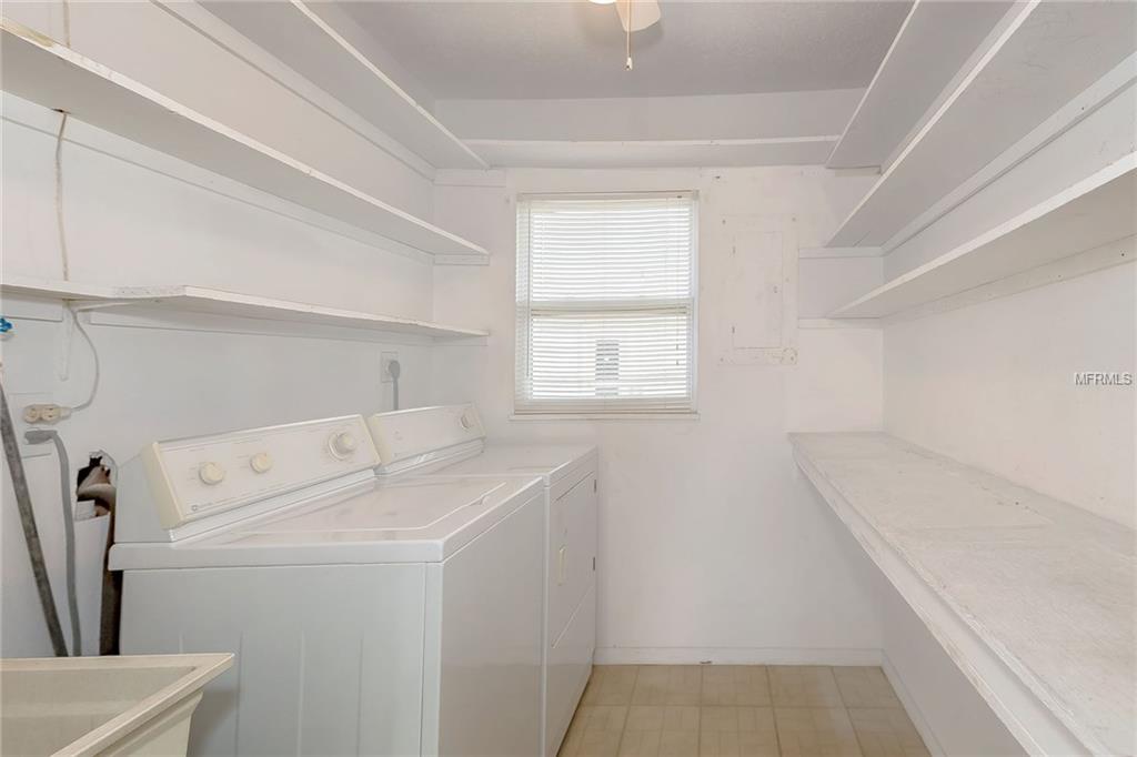 7114 11TH AVENUE W, BRADENTON, Florida 34209, 2 Bedrooms Bedrooms, 6 Rooms Rooms,2 BathroomsBathrooms,Residential,For sale,11TH,A4203192