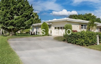 7114 11TH AVENUE W, BRADENTON, Florida 34209, 2 Bedrooms Bedrooms, 6 Rooms Rooms,2 BathroomsBathrooms,Residential,For sale,11TH,A4203192