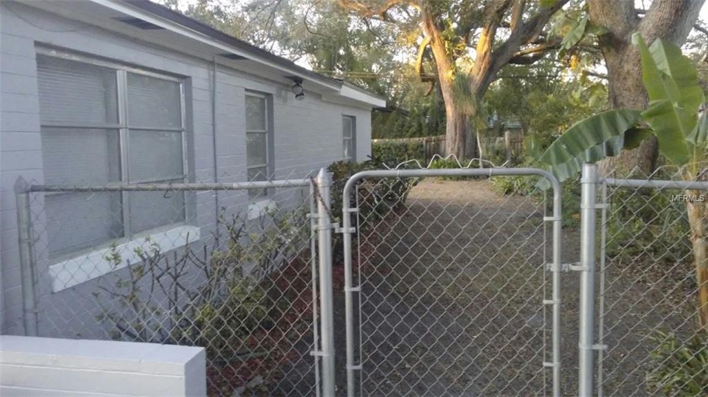 2009 STANLEY STREET, ORLANDO, Florida 32803, 3 Bedrooms Bedrooms, 6 Rooms Rooms,2 BathroomsBathrooms,Residential,For sale,STANLEY,O5551743