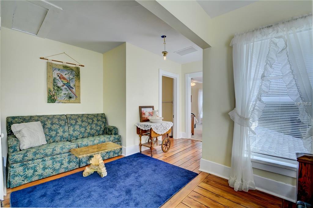 113 N PREVATT AVENUE, LAKE HELEN, Florida 32744, 4 Bedrooms Bedrooms, 9 Rooms Rooms,2 BathroomsBathrooms,Residential,For sale,PREVATT,V4722511