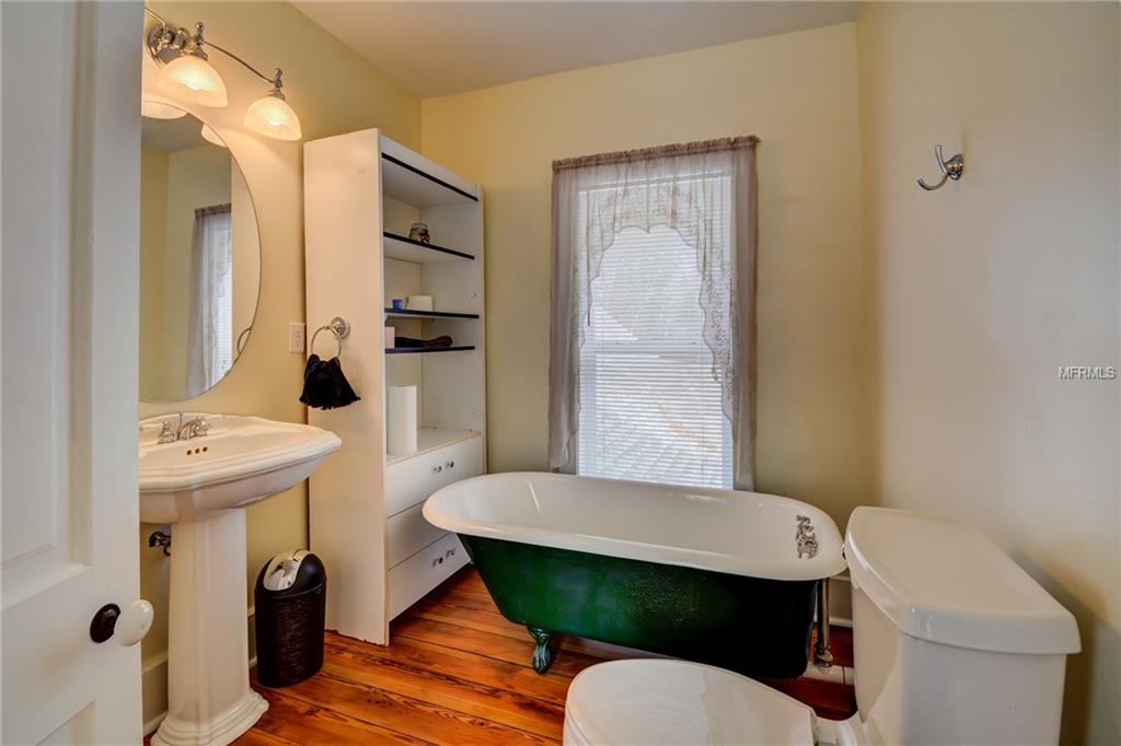 113 N PREVATT AVENUE, LAKE HELEN, Florida 32744, 4 Bedrooms Bedrooms, 9 Rooms Rooms,2 BathroomsBathrooms,Residential,For sale,PREVATT,V4722511