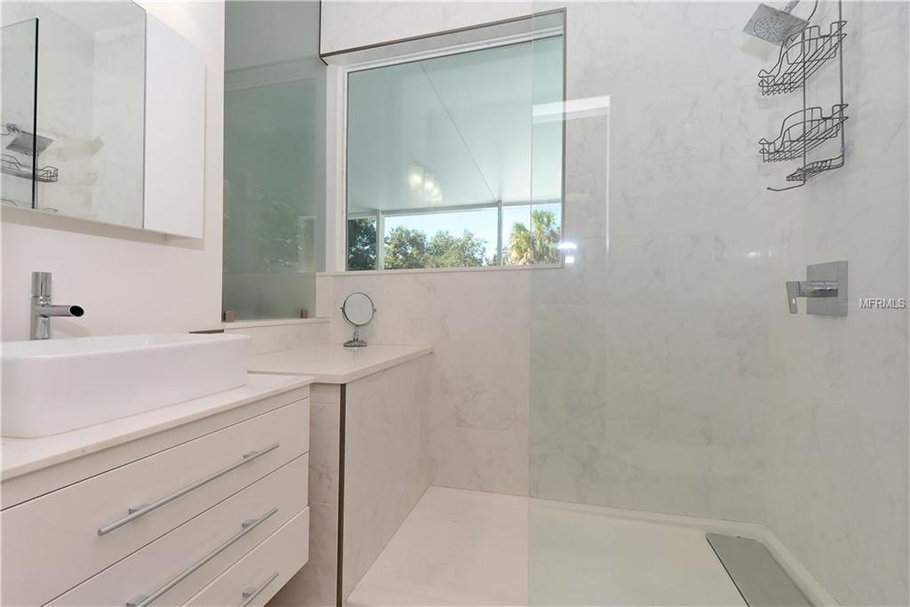 603 42ND STREET, SARASOTA, Florida 34234, 2 Bedrooms Bedrooms, 5 Rooms Rooms,3 BathroomsBathrooms,Residential,For sale,42ND,A4209754