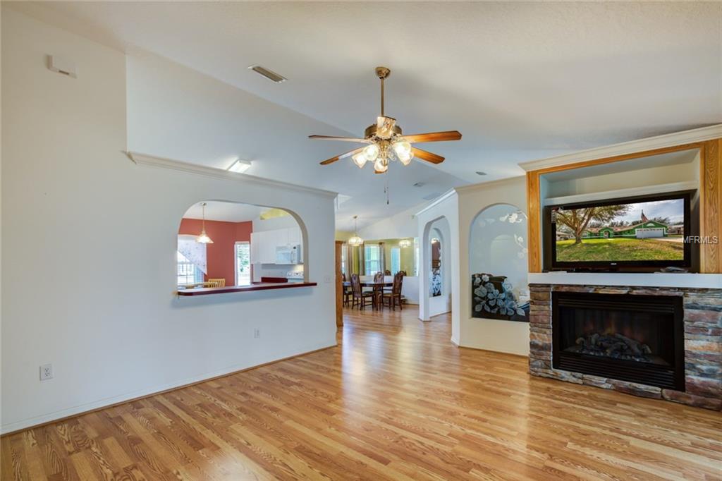 2490 W MOONLIGHT LANE, EUSTIS, Florida 32726, 3 Bedrooms Bedrooms, 8 Rooms Rooms,2 BathroomsBathrooms,Residential,For sale,MOONLIGHT,G4852767