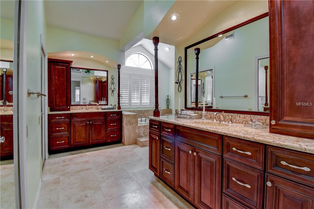 1611 HAMPTON COURT, SAFETY HARBOR, Florida 34695, 5 Bedrooms Bedrooms, 12 Rooms Rooms,3 BathroomsBathrooms,Residential,For sale,HAMPTON,U7847597