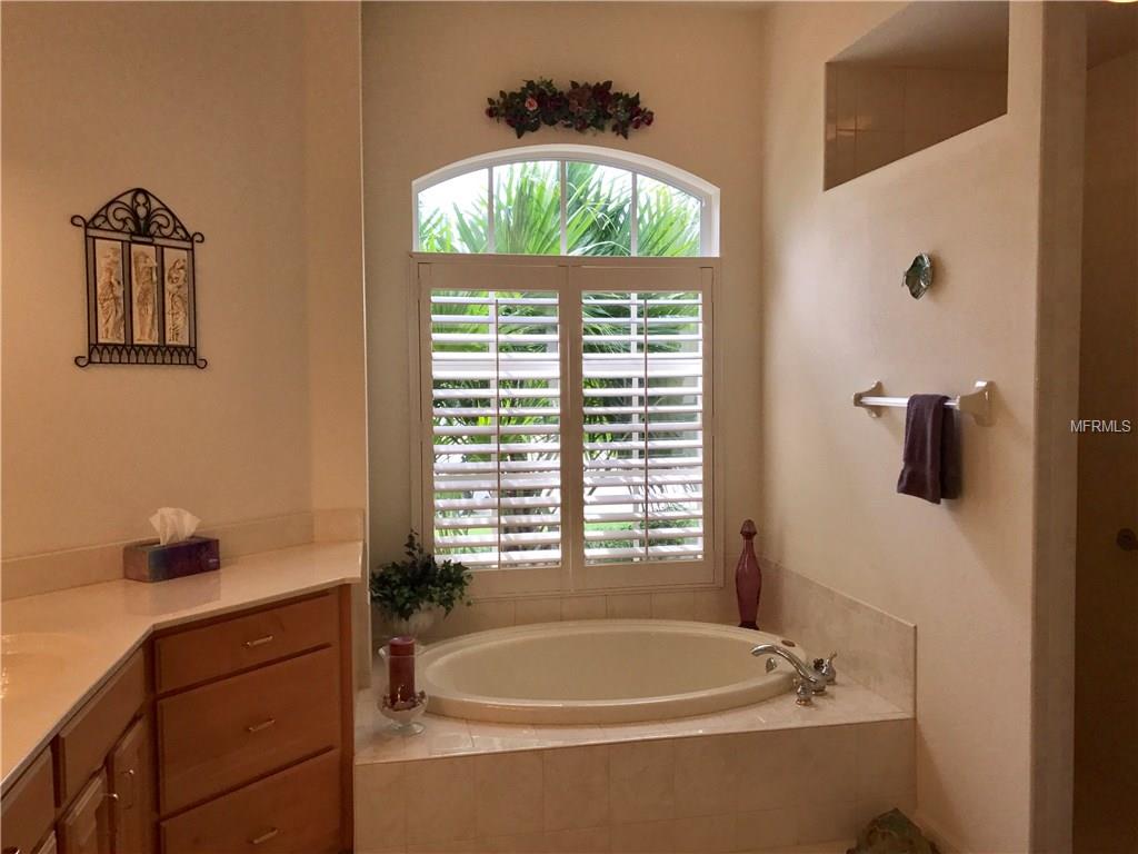 959 CHICKADEE DRIVE, VENICE, Florida 34285, 3 Bedrooms Bedrooms, 7 Rooms Rooms,2 BathroomsBathrooms,Residential,For sale,CHICKADEE,N5913060