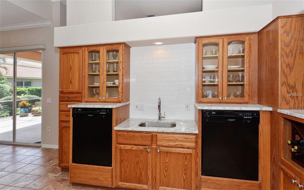 668 SAWGRASS BRIDGE ROAD, VENICE, Florida 34292, 4 Bedrooms Bedrooms, 9 Rooms Rooms,3 BathroomsBathrooms,Residential,For sale,SAWGRASS BRIDGE,N5913893