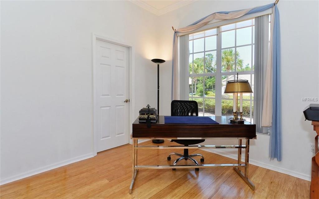 668 SAWGRASS BRIDGE ROAD, VENICE, Florida 34292, 4 Bedrooms Bedrooms, 9 Rooms Rooms,3 BathroomsBathrooms,Residential,For sale,SAWGRASS BRIDGE,N5913893