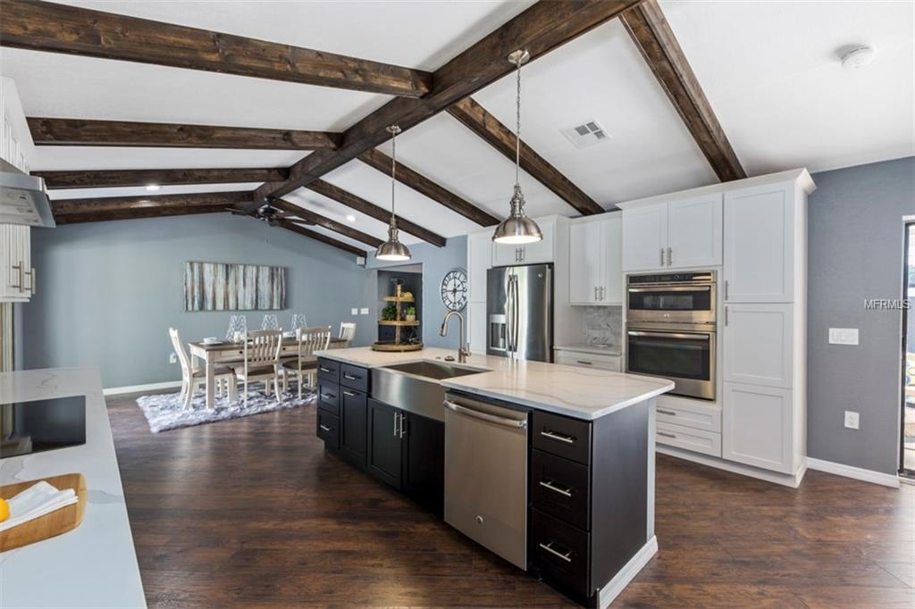 1809 BUCCANEER TERRACE, SARASOTA, Florida 34231, 3 Bedrooms Bedrooms, 7 Rooms Rooms,3 BathroomsBathrooms,Residential,For sale,BUCCANEER,A4204359