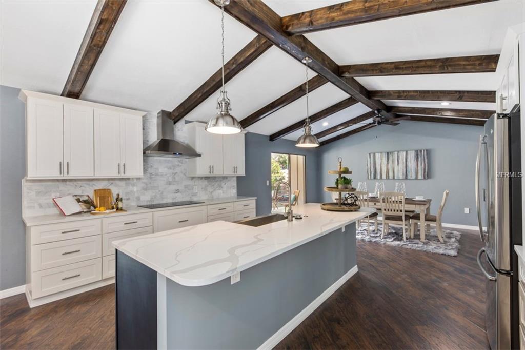 1809 BUCCANEER TERRACE, SARASOTA, Florida 34231, 3 Bedrooms Bedrooms, 7 Rooms Rooms,3 BathroomsBathrooms,Residential,For sale,BUCCANEER,A4204359