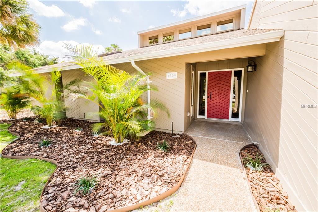 1809 BUCCANEER TERRACE, SARASOTA, Florida 34231, 3 Bedrooms Bedrooms, 7 Rooms Rooms,3 BathroomsBathrooms,Residential,For sale,BUCCANEER,A4204359