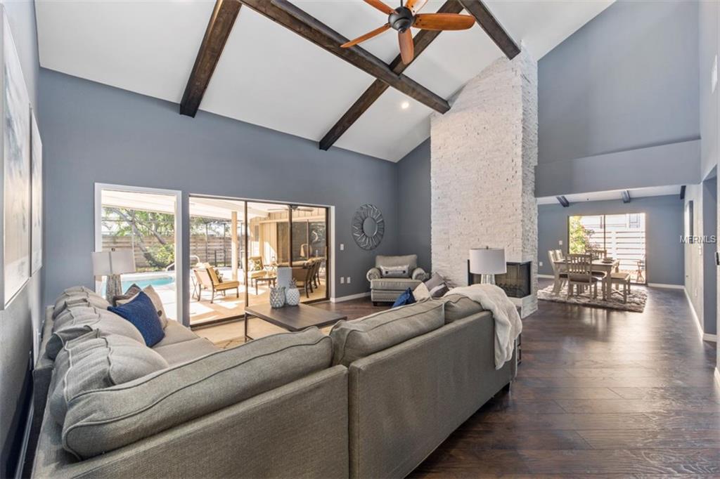 1809 BUCCANEER TERRACE, SARASOTA, Florida 34231, 3 Bedrooms Bedrooms, 7 Rooms Rooms,3 BathroomsBathrooms,Residential,For sale,BUCCANEER,A4204359