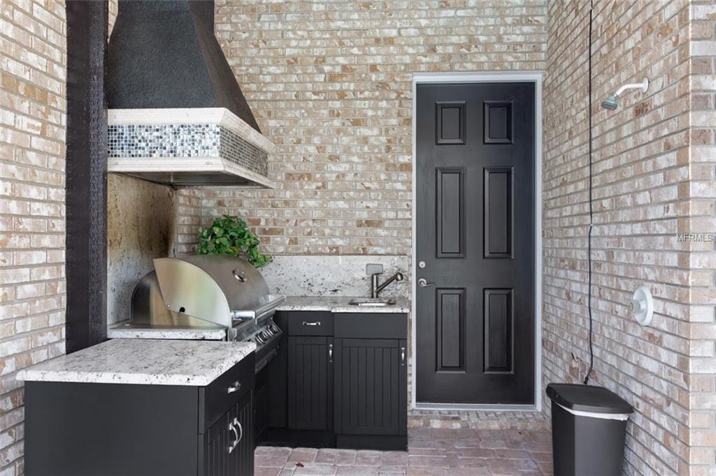 4646 HIDDEN FOREST DRIVE, SARASOTA, Florida 34235, 4 Bedrooms Bedrooms, 13 Rooms Rooms,3 BathroomsBathrooms,Residential,For sale,HIDDEN FOREST,A4208523