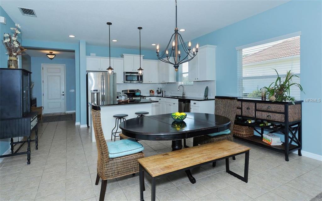 12190 WAKULLA PLACE, VENICE, Florida 34293, 3 Bedrooms Bedrooms, 8 Rooms Rooms,2 BathroomsBathrooms,Residential,For sale,WAKULLA,N5916315