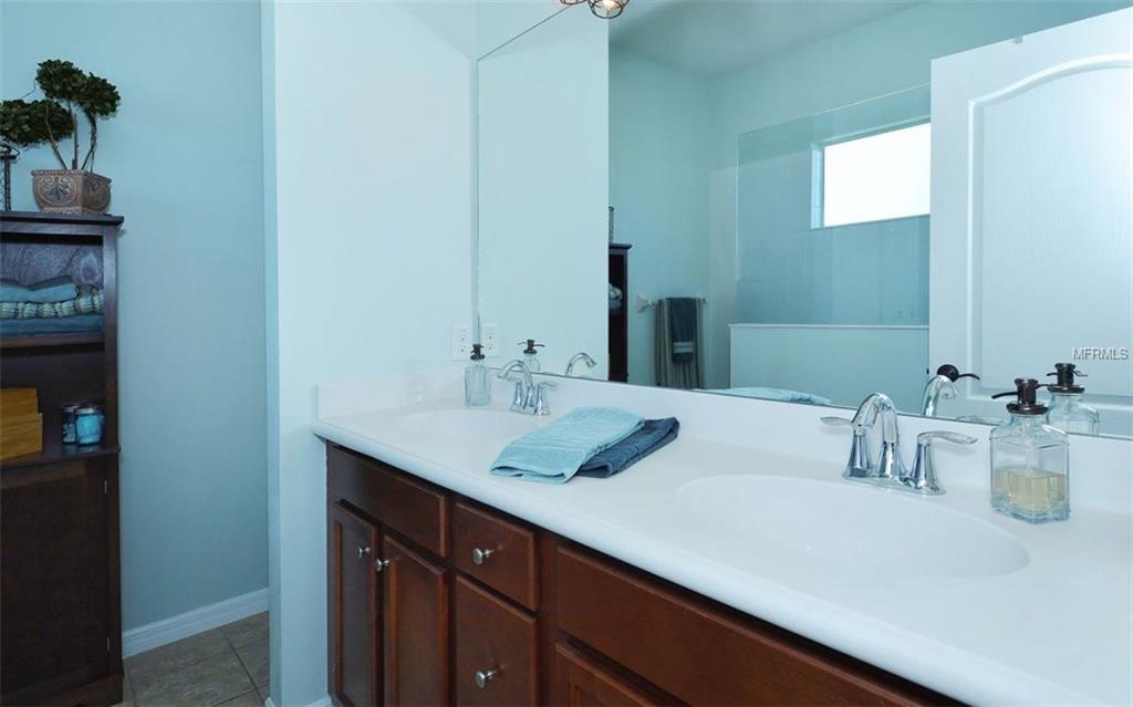 12190 WAKULLA PLACE, VENICE, Florida 34293, 3 Bedrooms Bedrooms, 8 Rooms Rooms,2 BathroomsBathrooms,Residential,For sale,WAKULLA,N5916315