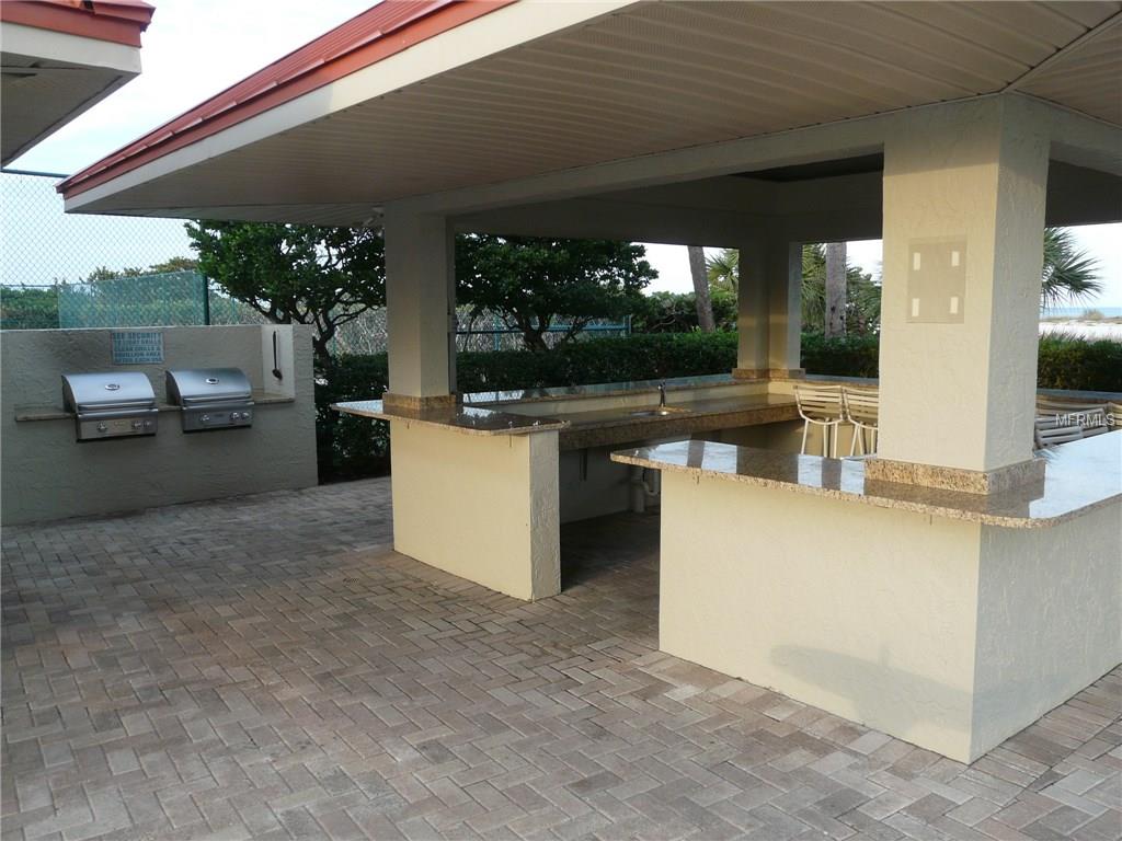 1290 GULF BOULEVARD, CLEARWATER BEACH, Florida 33767, 2 Bedrooms Bedrooms, 4 Rooms Rooms,2 BathroomsBathrooms,Residential,For sale,GULF,U7847132